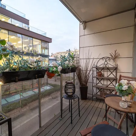 Premier Location By S, Bus Terminal & Markets Leilighet *